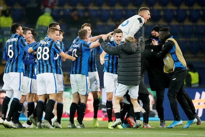 La celebración de una hazaña: Atalanta, a octavos de la Champions