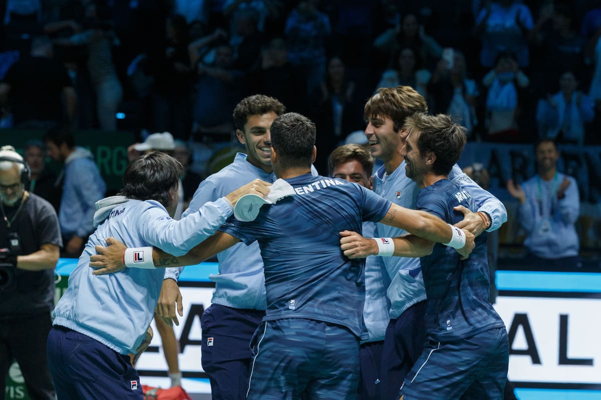 La celebración del equipo argentino de Copa Davis en Manchester tras obtener la clasificación para el Final 8 de Málaga, en noviembre