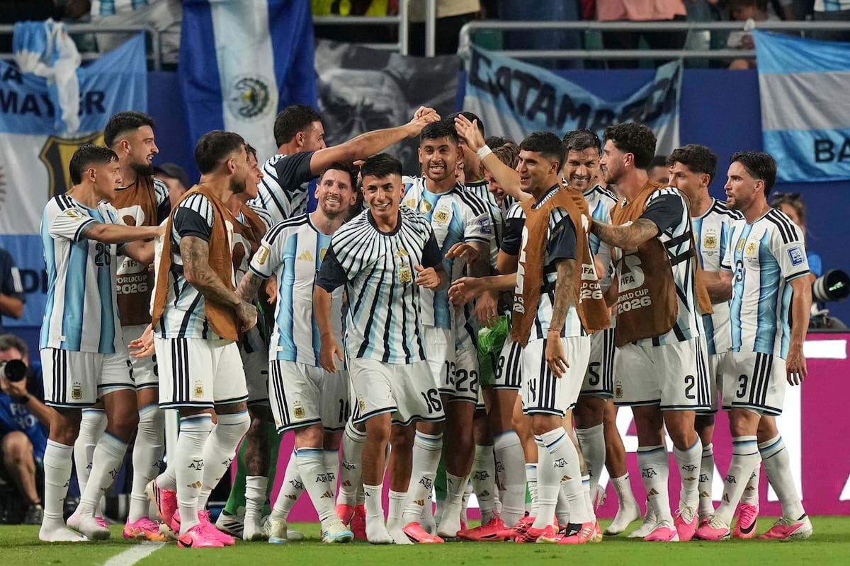Argentina sofreu para vencer Cabo Verde e sabe que, daqui para frente, o título de campeã não basta