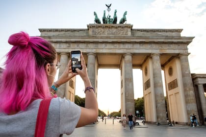 La célebre puerta de Brandeburgo, ícono de Berlín.