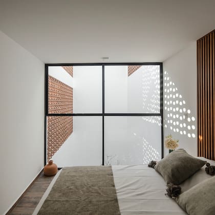 La celosía de Tlaxcalá suma carácter y embellece patios y aire y luz del edificio.