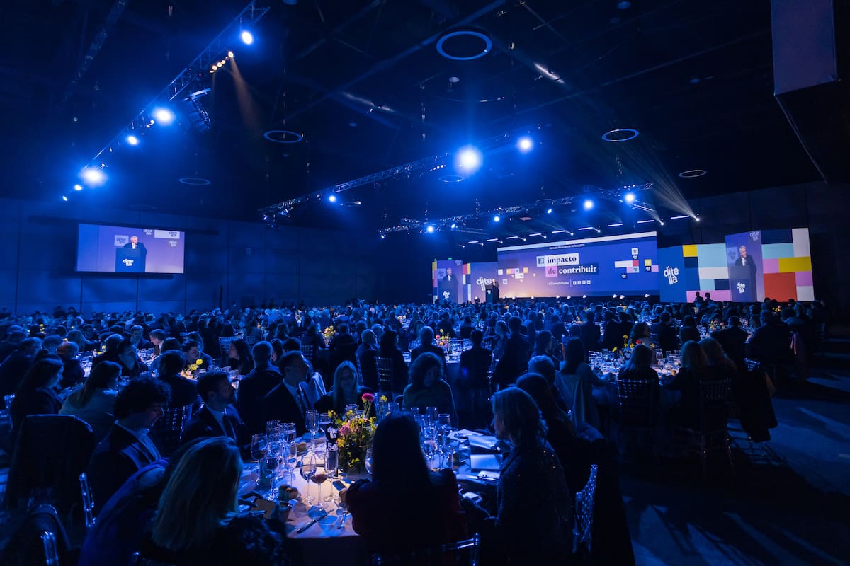 La cena de recaudación para el Fondo de Becas de la Universidad Torcuato Di Tella se realizó en La Rural