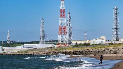 La central nuclear de Kashiwazaki-Kariwa se ubica en la costa de Japón.
