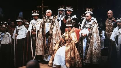 La ceremonia de la coronación ha cambiado muy poco en los últimos mil años