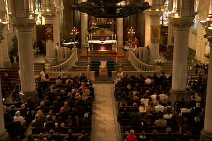 La ceremonia en la iglesia Sainte-Eugenie