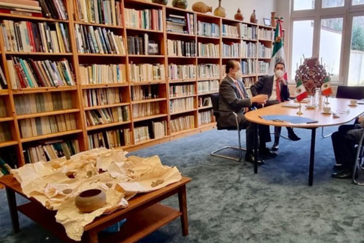 La ceremonia se llevó a cabo en la embajada de México en Holanda