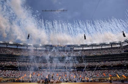 La ceremonia y show de cierre de la Copa Mundial sucedió a poco más de una hora del arranque del partido oficial entre España y Argentina en Nueva Jersey