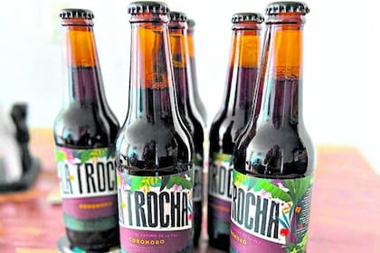 La cerveza artesanal La Trocha hecha por excombatientes de las FARC se consigue en Bogotá