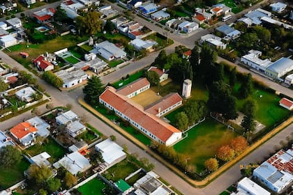 La Cesira es una localidad situada en el departamento Presidente Roque Sáenz Peña, provincia de Córdoba, Argentina, ubicada a 370 km de la Ciudad de Córdoba