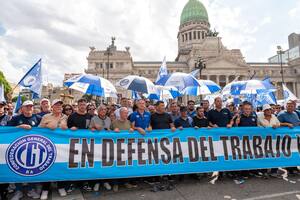 La CGT marchó hasta el Congreso durante la sesión por la reforma laboral en el Senado