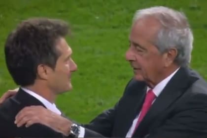 La charla entre DOnofrio y Guillermo Barros Schelotto tras el partido