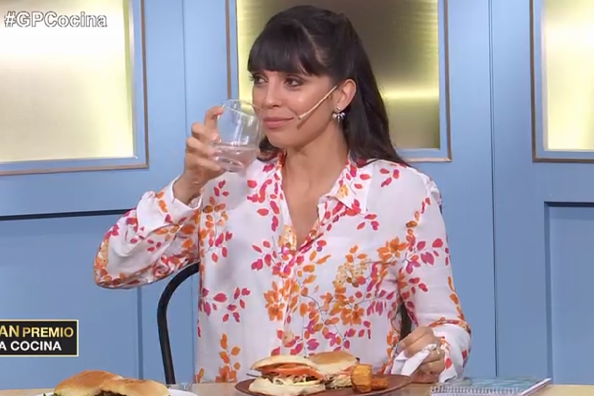 La chef se quemó al probar un sandwich de lomito preparado ayer en El gran premio de la cocina