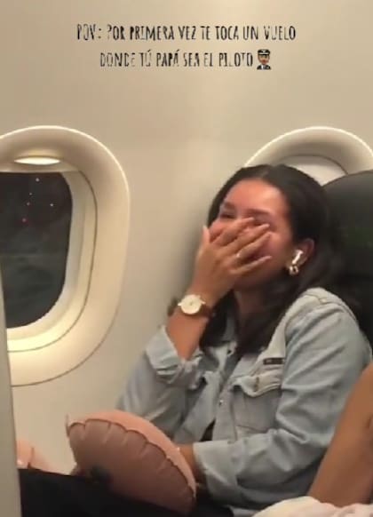 La chica se sorprendió al descubrir que el piloto era su padre