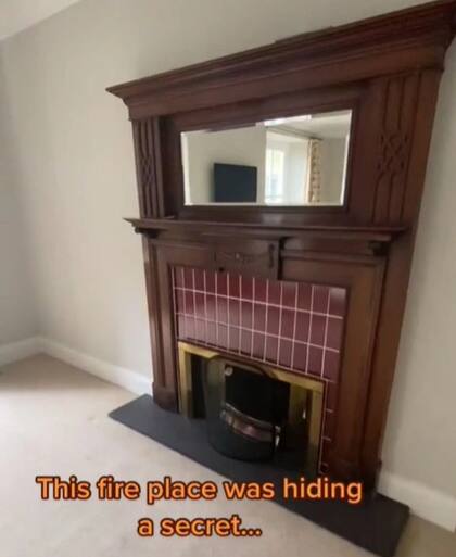 La chimenea que estaba instalada cuando la joven compró la casa