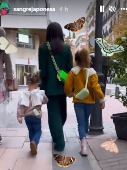 La China junto a sus hijas, Magnolia y Rufina