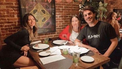La China Suárez cenó en un conocido restaurante de la capital española junto a su amigo Juan Manuel Cativa, dueño de la peluquería Mala