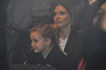 La China Suarez con su hija Magonilia en el recital de Rusherking