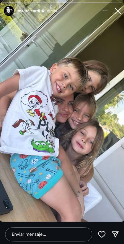 La China Suárez junto a las dos hijas de Wanda Nara y Amancio y Magnolia, frutos de su relación con Benjamín Vicuña (Foto: captura Instagram/@mauroicardi)