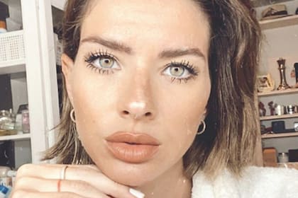 La China Suárez regresó de Londres y demostró su enojo por la confirmación de su embarazo