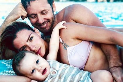 La China Suárez se encuentra en cuarentena junto a su marido y su hija Magnolia.