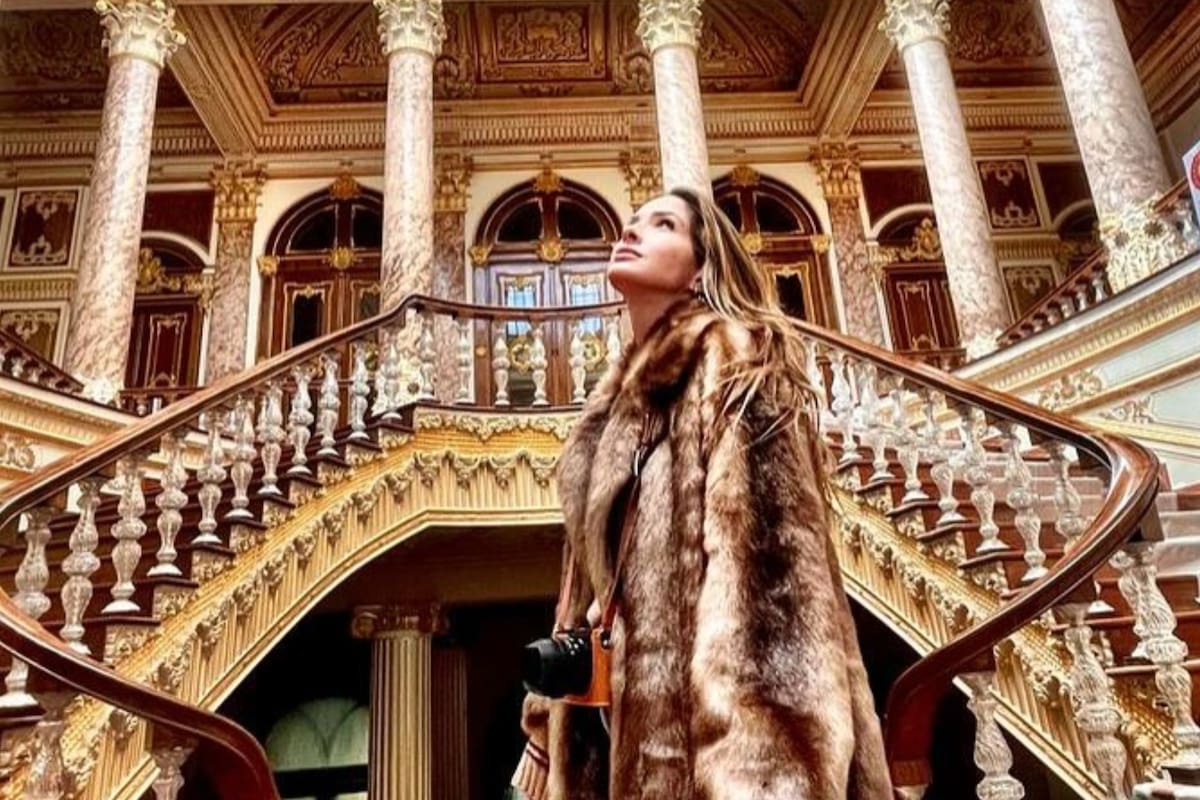 La China Suárez visitó un palacio en Turquía