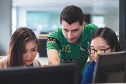 La ciencia derribó el mito de que cuanto más sabemos más inteligentes somos