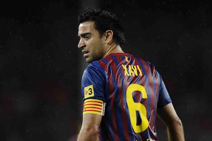 La cinta de capitán y el número 6: dos símbolos en la era Xavi Hernández en Barcelona