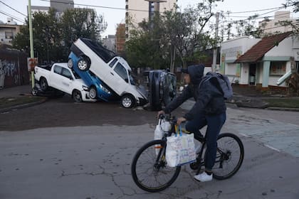 La ciudad amaneció sin agua, pero con vestigios del desastre