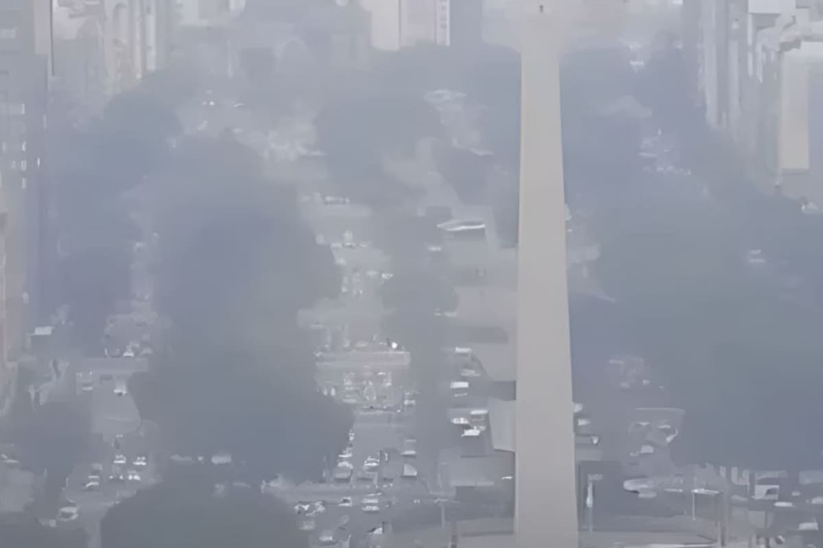 La ciudad, bajo el humo