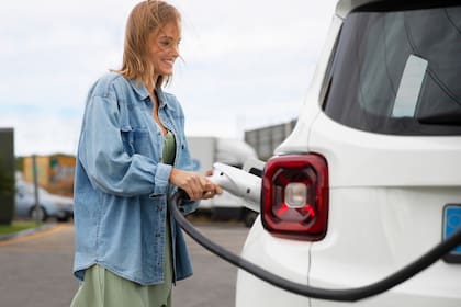 La Ciudad de Buenos Aires busca aumentar la cantidad de cargadores eléctricos para autos