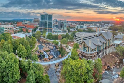La ciudad de Greenville, Carolina del Sur, se ha vuelto una de las opciones recurrentes entre los que abandonan Florida