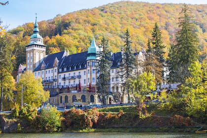 La ciudad de Lillafüred, Hungría, tiene pintorescos bosques para recorrer, y agradables tonos en otoño. Ocupa el puesto 19 del ranking.