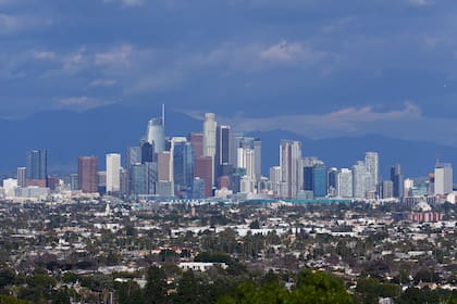 La ciudad de Los Ángeles vista desde Baldwin Hills el 9 de febrero de 2024. (AP Foto/Damian Dovarganes, Archivo)