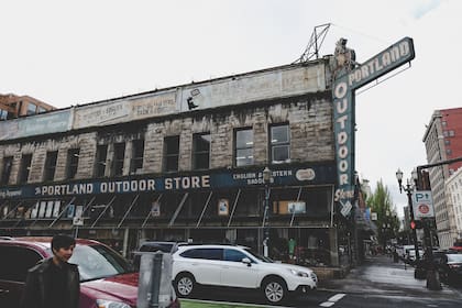 La ciudad de Portland, con su escena artística y su amor por la música indie, es una de las que aparece mencionadas por las tres plataformas