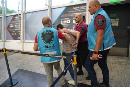 La Ciudad deportó a un ciudadano chileno.
