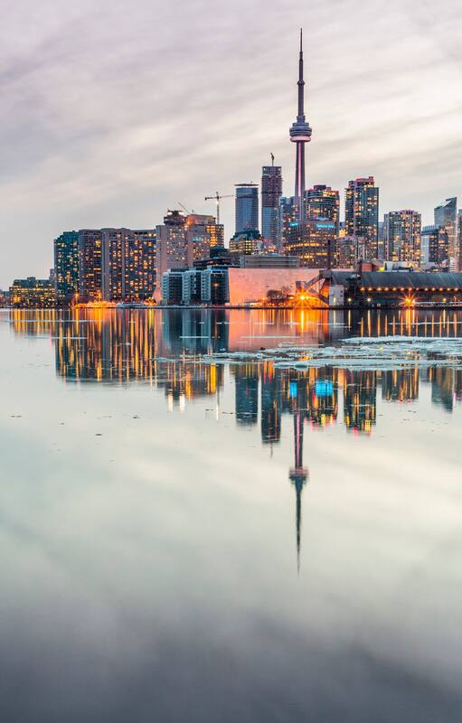 La ciudad desde el Lago Ontario.