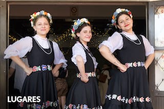 Casi se llama Nueva Suecia y sigue las tradiciones de las colectividades