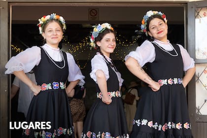 Casi se llama Nueva Suecia y sigue las tradiciones de las colectividades