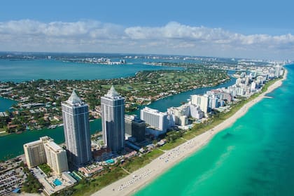 La ciudad genera oportunidades en el mercado residencial con rentas de alquileres que superan el 5 por ciento anual; el impacto impositivo en la Argentina, cómo comprar con crédito y las diferentes visas