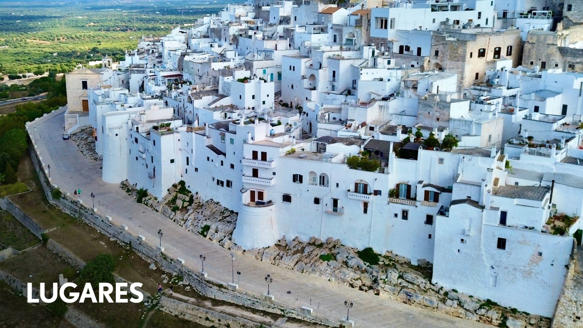 La ciudad impacta por su arquitectura y sus vistas