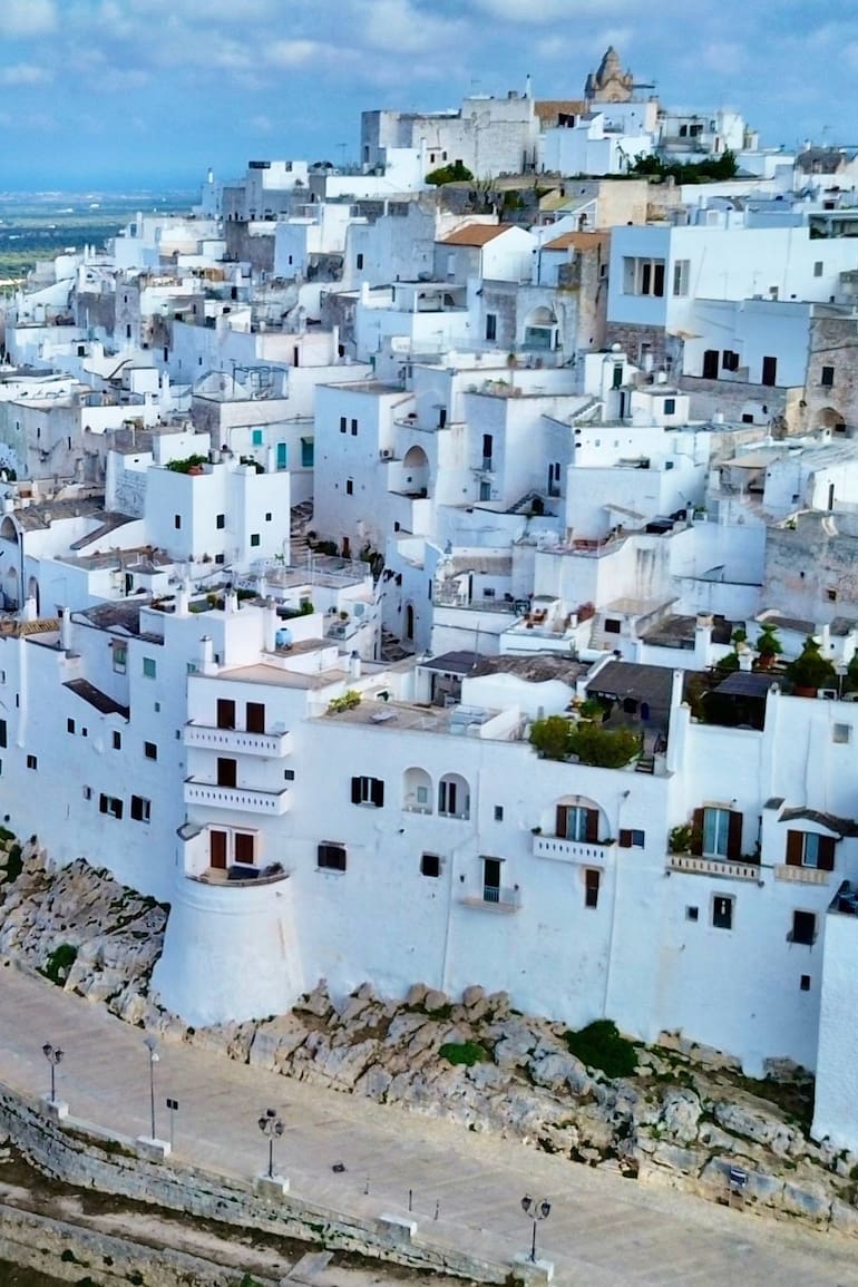 La ciudad impacta por su arquitectura y sus vistas