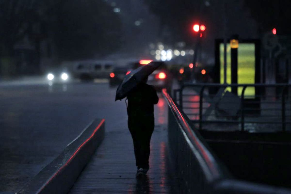La ciudad se oscureció por la fuerte tormenta
