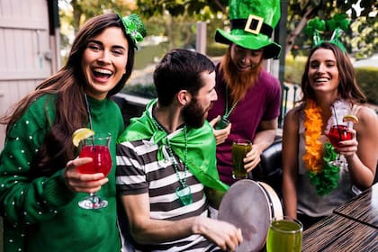 La Ciudad vuelve a teñirse de verde: los festejos por San Patricio regresan a la calle; serán hoy y el próximo sábado