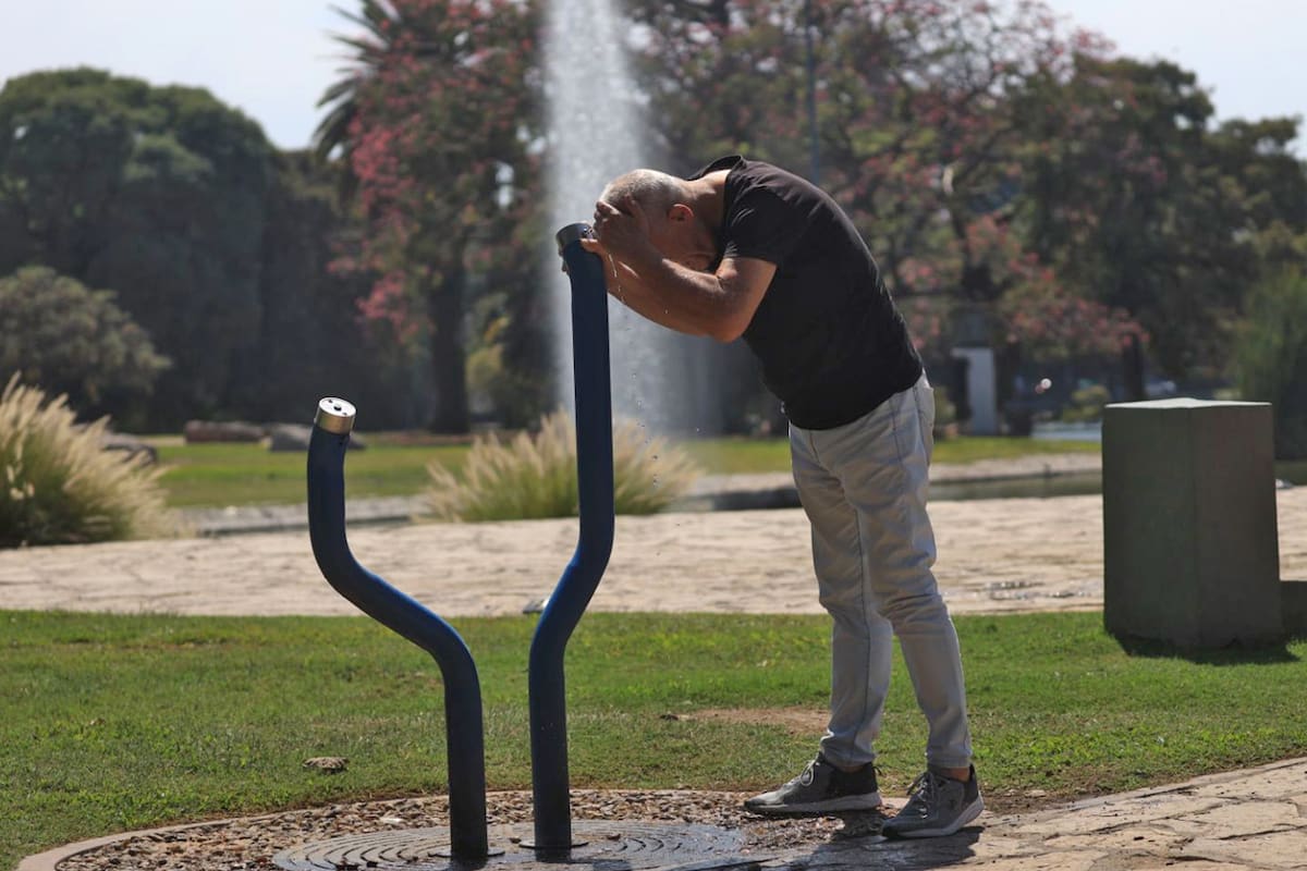 La ciudad y gran parte del país se encuentra bajo alerta por las altas temperaturas