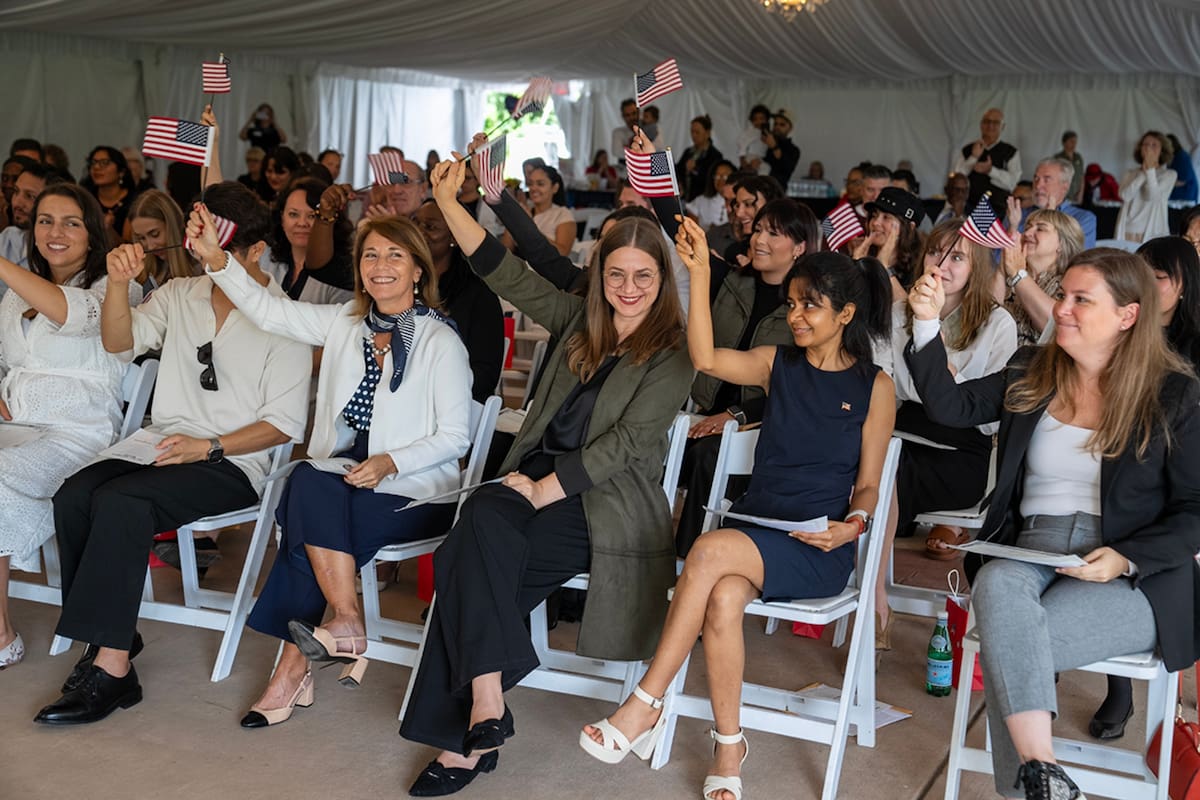 La ciudadanía puede ser el último paso en el estatus de un migrante, y también el más importante