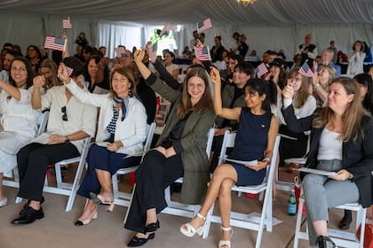 La ciudadanía puede ser el último paso en el estatus de un migrante, y también el más importante