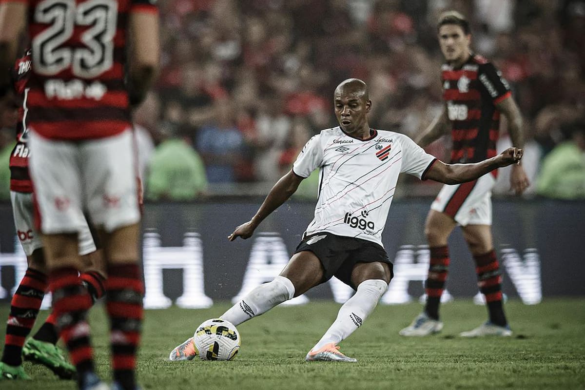 La clase de Fernandinho, que ya debutó con la camiseta de Atlhetico Paranaense ante Flamengo