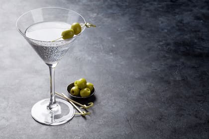 La clásica copa de Martini fue presentada en 1925 en la Exposición de París, originalmente pensada para Champagne