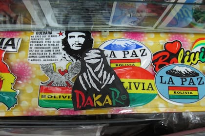 La clásica silueta del beduino, invade los comercios