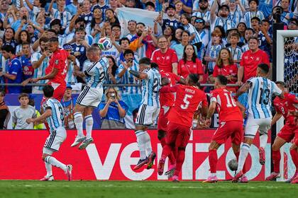 La clave de la pelota parada: la fortaleza aérea de Argentina frente al método que Inglaterra puso en manos de un especialista.
